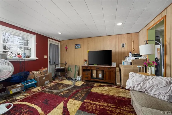 $390,000 | 11607 North Gage Road, Deerfield, NY 13304