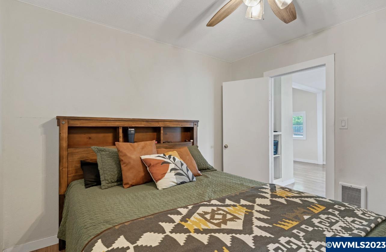 1441 Southwest Hayter Street Dallas, OR 97338 - Photo 10 of 20 Gallery Image 10