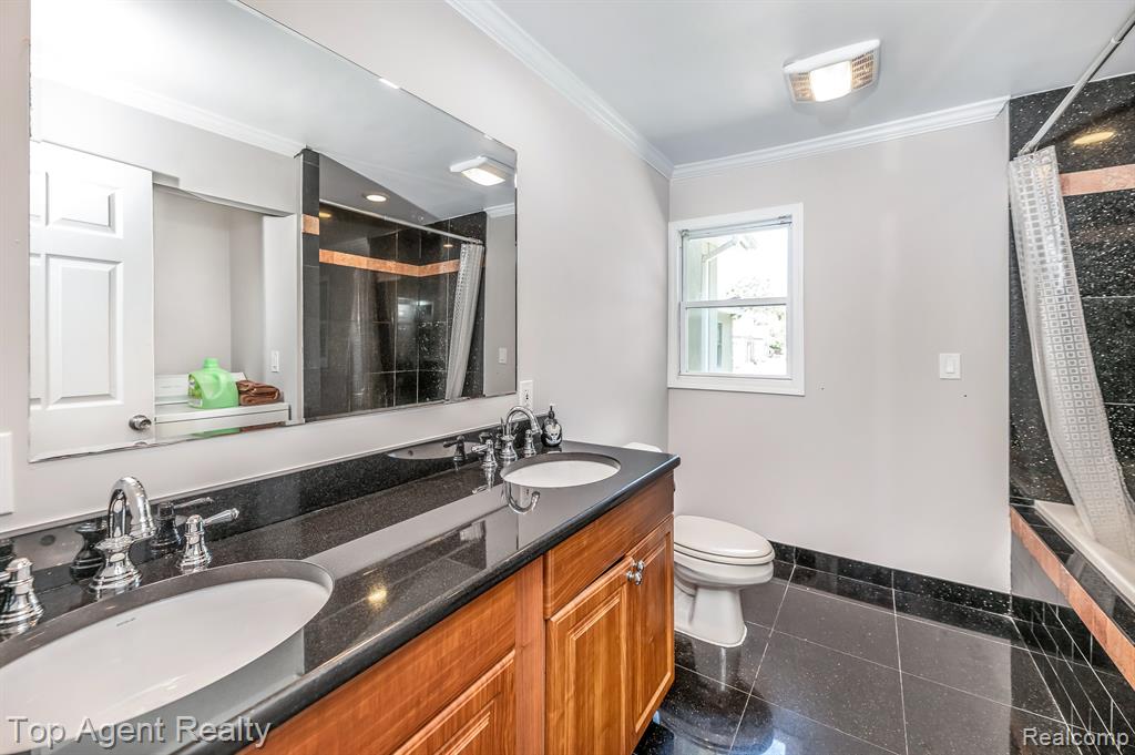 110 Wabash Road Rochester Hills, MI 48307 - Photo 19 of 35