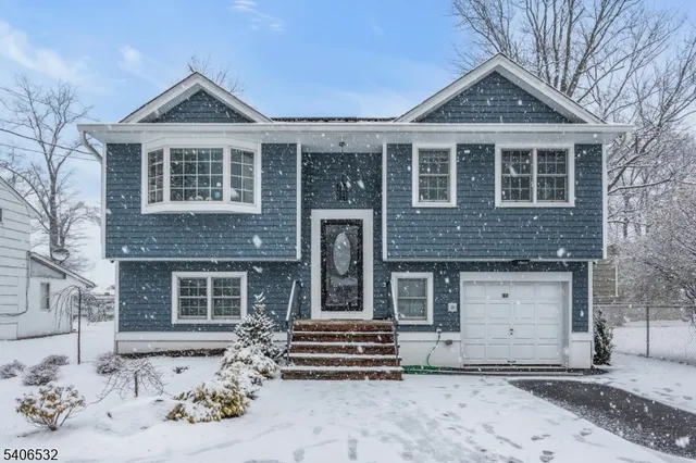 $800,000 | 32 Kline Boulevard, Woodbridge, NJ 07067