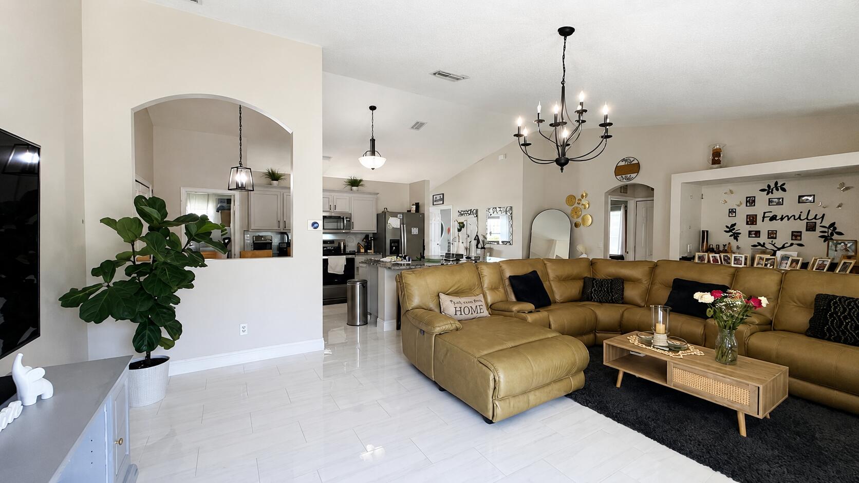 1002 Southwest Longfellow Road Port St. Lucie, FL 34953 - Photo 7 of 26 97097FA6-B0F2-4627-88B1-05E3FC8BB077