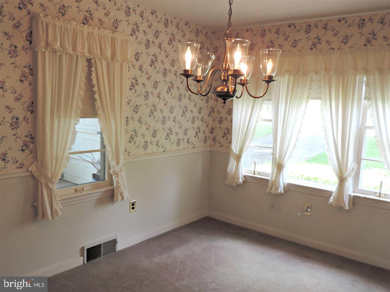 755 Hammond Road York, PA 17406 - Photo 6 of 29 Gallery Image 6