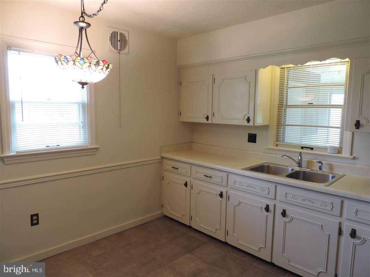 755 Hammond Road York, PA 17406 - Photo 9 of 29 Gallery Image 9