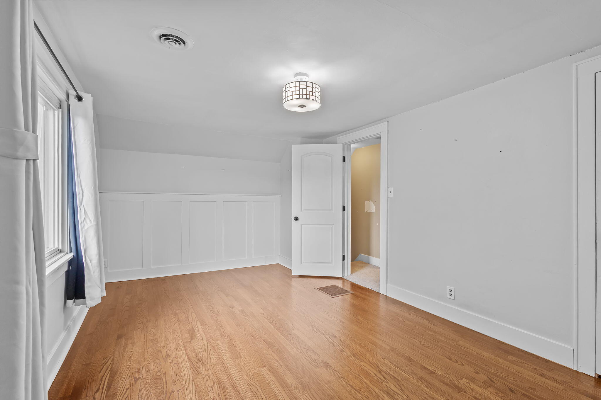124 6th Street Southeast De Motte, IN 46310 - Photo 29 of 36 2048x1365