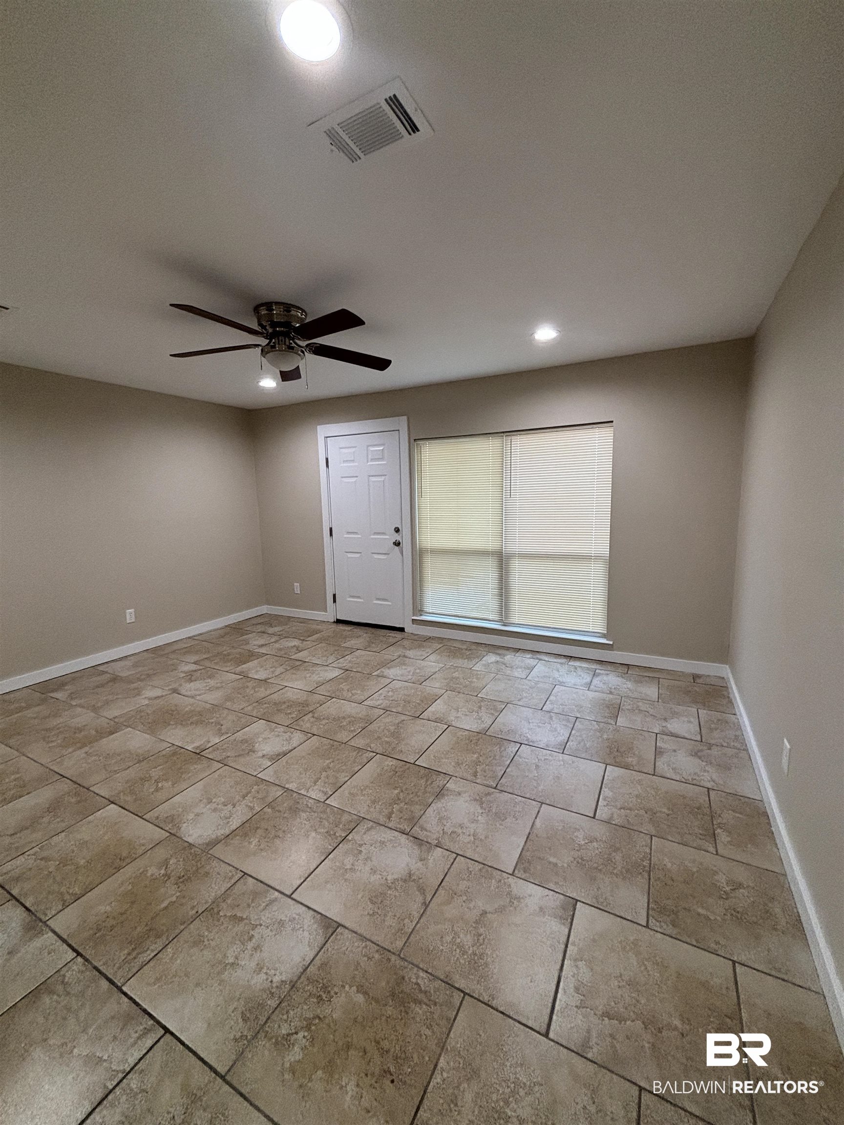 7225 Tangerine Avenue Mobile, AL 36618 - Photo 2 of 13