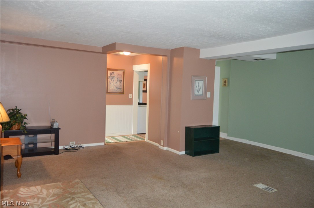 319 Columbus Road Bedford, OH 44146 - Photo 6 of 14