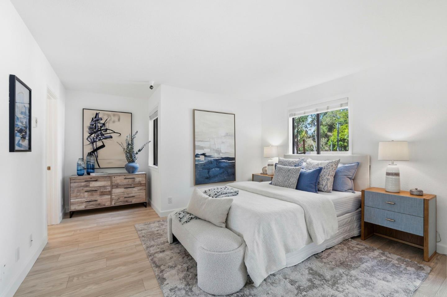 449 Alberto Way, Unit 132 Los Gatos, CA 95032 - Photo 17 of 42 a bedroom with a bed and ceiling couch