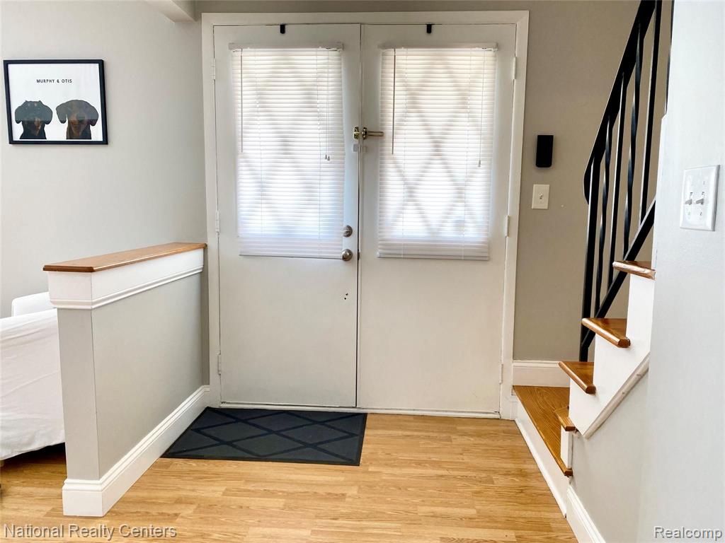 42252 Barchester Road Canton, MI 48187 - Photo 4 of 47