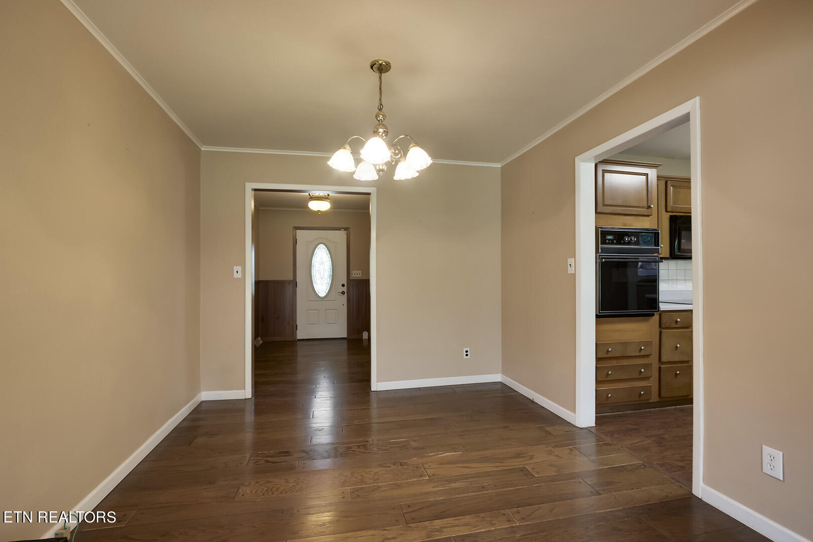 7022 East Emory Road Corryton, TN 37721 - Photo 14 of 60 14_EEmoryRoad_7022_Dining02