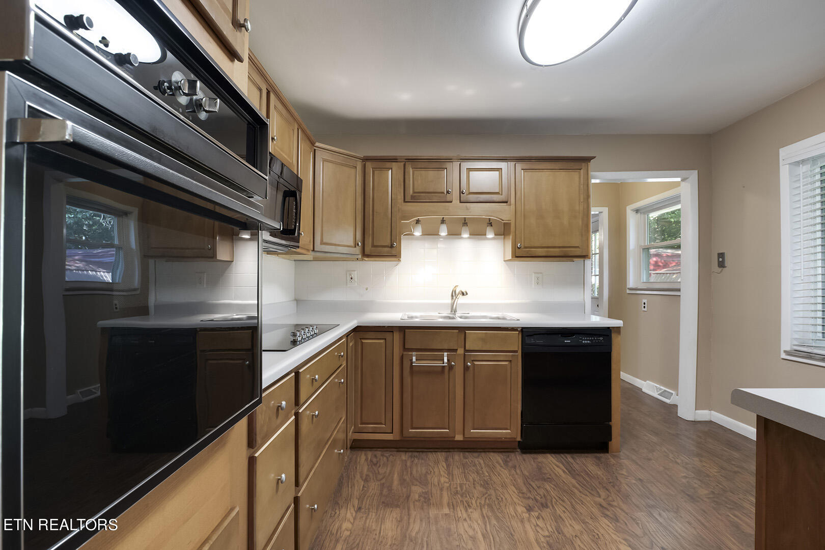 7022 East Emory Road Corryton, TN 37721 - Photo 15 of 60 15_EEmoryRoad_7022_Kitchen01