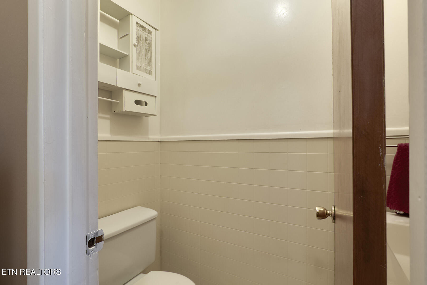 7022 East Emory Road Corryton, TN 37721 - Photo 20 of 60 20_EEmoryRoad_7022_HalfBath