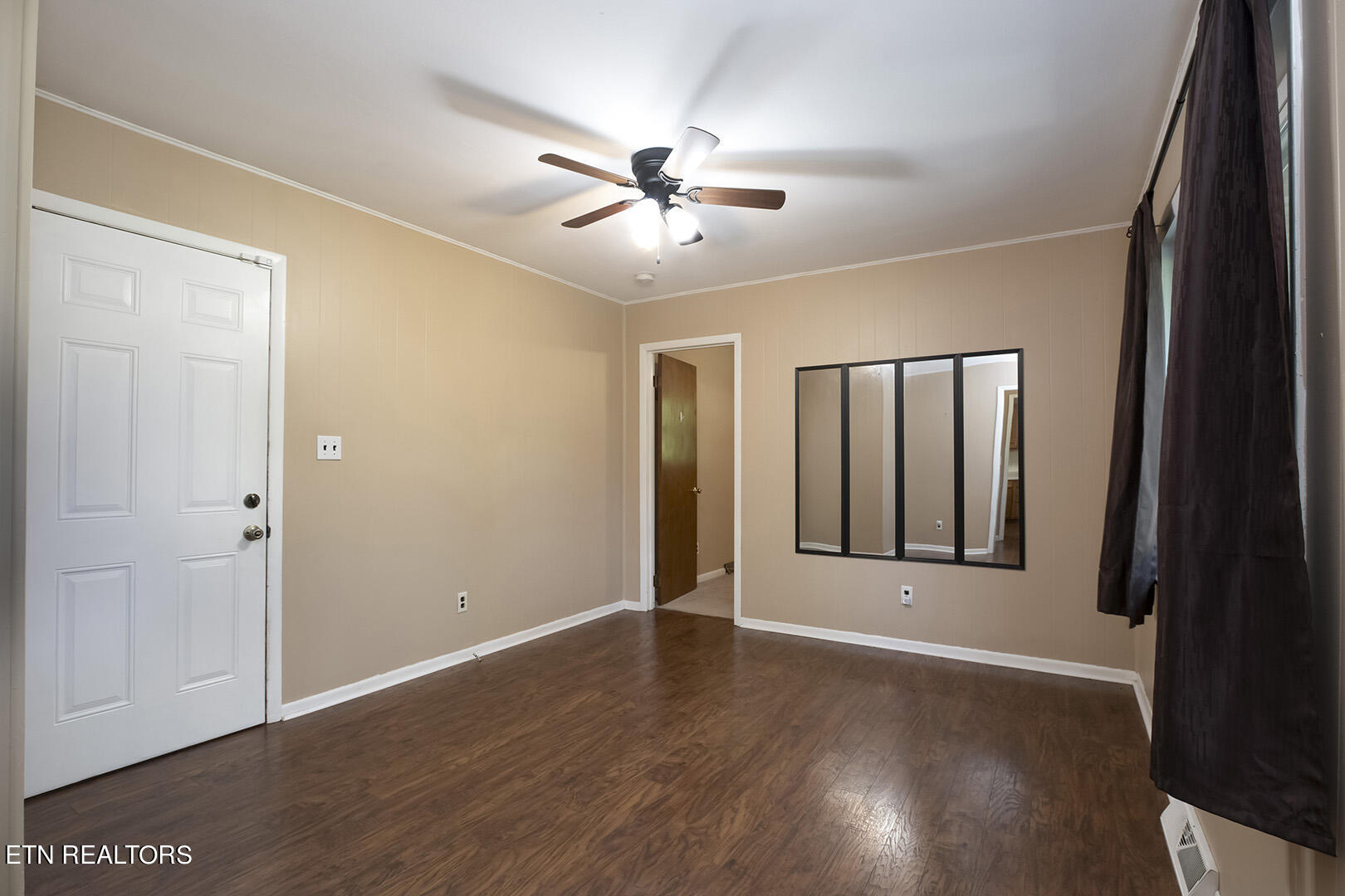 7022 East Emory Road Corryton, TN 37721 - Photo 21 of 60 21_EEmoryRoad_7022_Den01