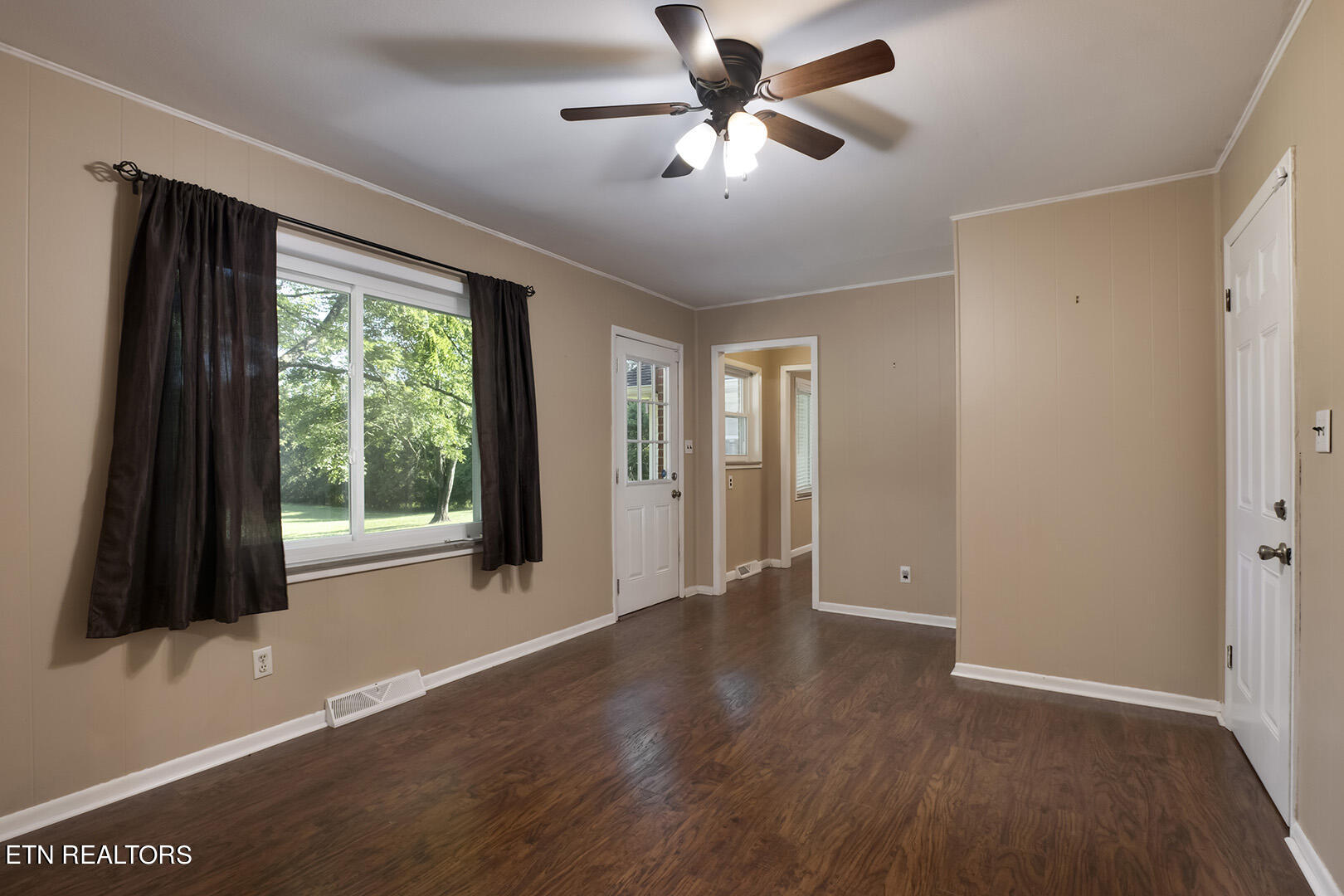 7022 East Emory Road Corryton, TN 37721 - Photo 24 of 60 24_EEmoryRoad_7022_Den02