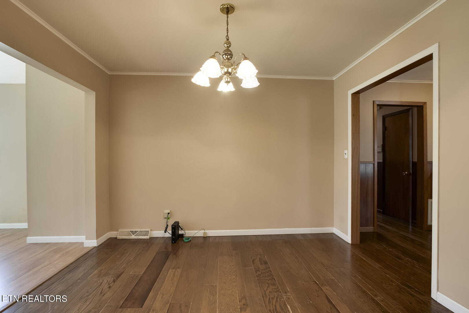 7022 East Emory Road Corryton, TN 37721 - Photo 26 of 60 26_EEmoryRoad_7022_Dining03