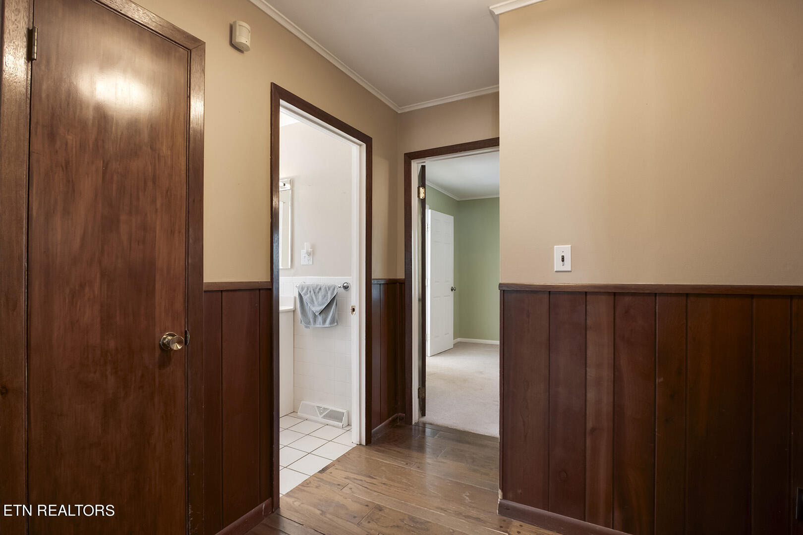 7022 East Emory Road Corryton, TN 37721 - Photo 29 of 60 29_EEmoryRoad_7022_BRHall02