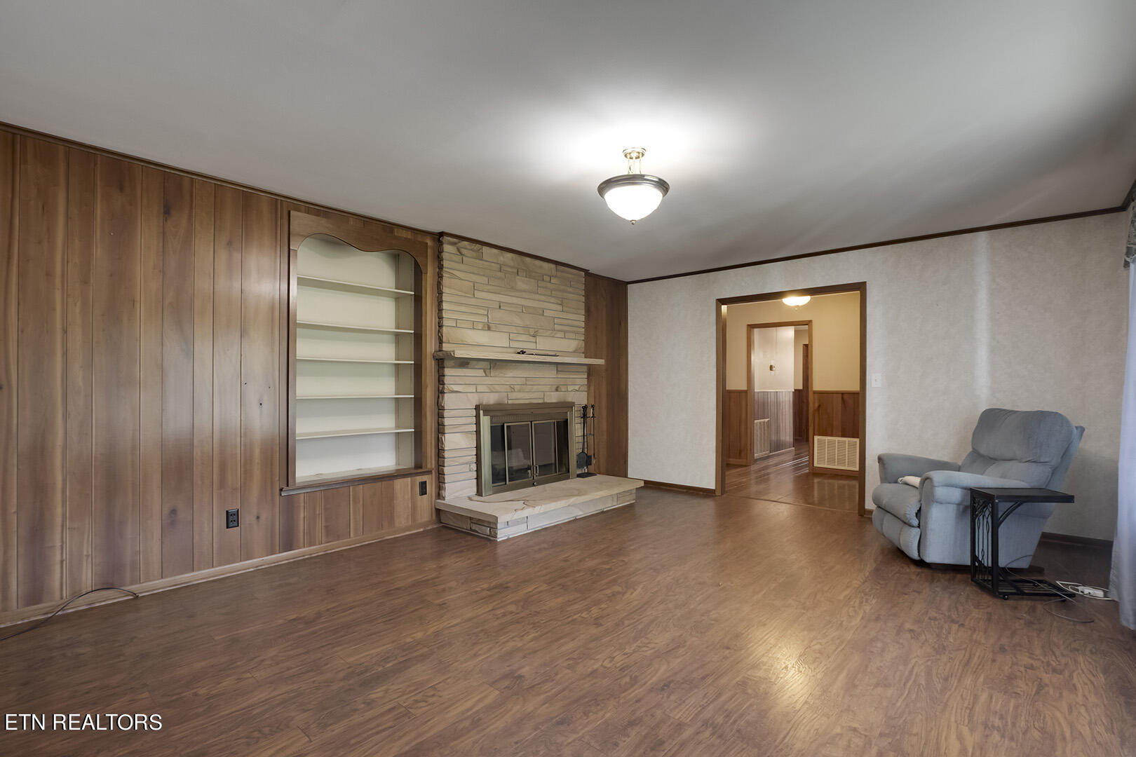 7022 East Emory Road Corryton, TN 37721 - Photo 9 of 60 09_EEmoryRoad_7022_Living03