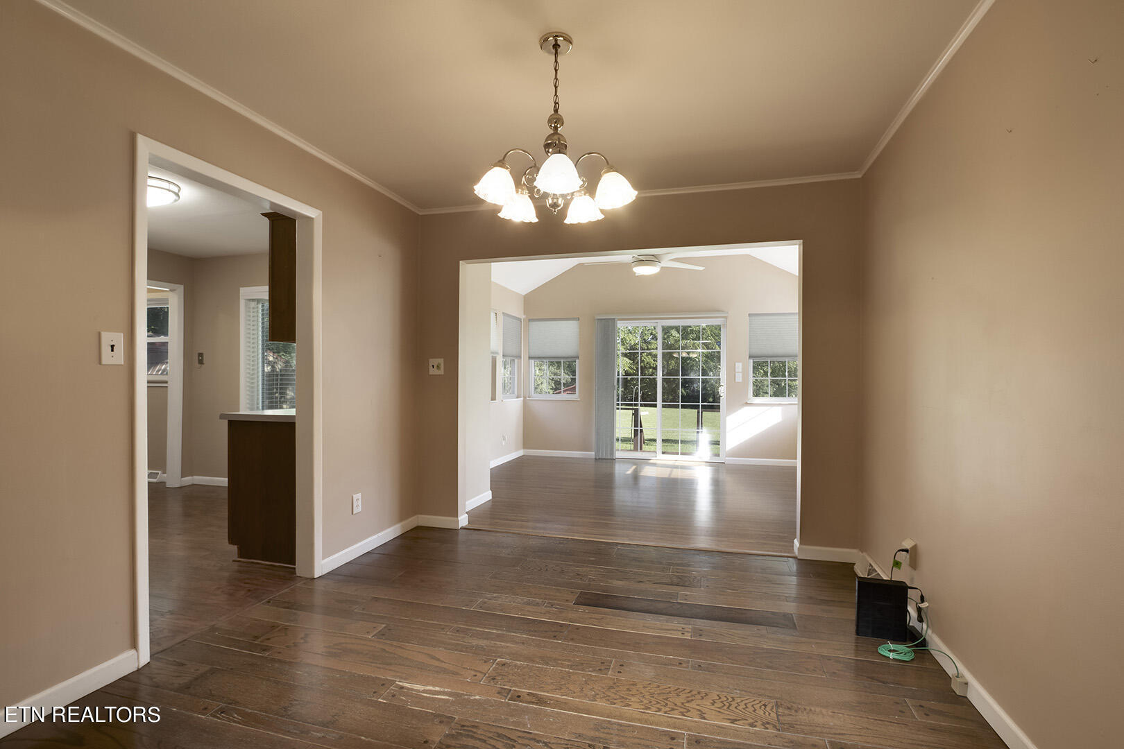 7022 East Emory Road Corryton, TN 37721 - Photo 10 of 60 10_EEmoryRoad_7022_Dining01