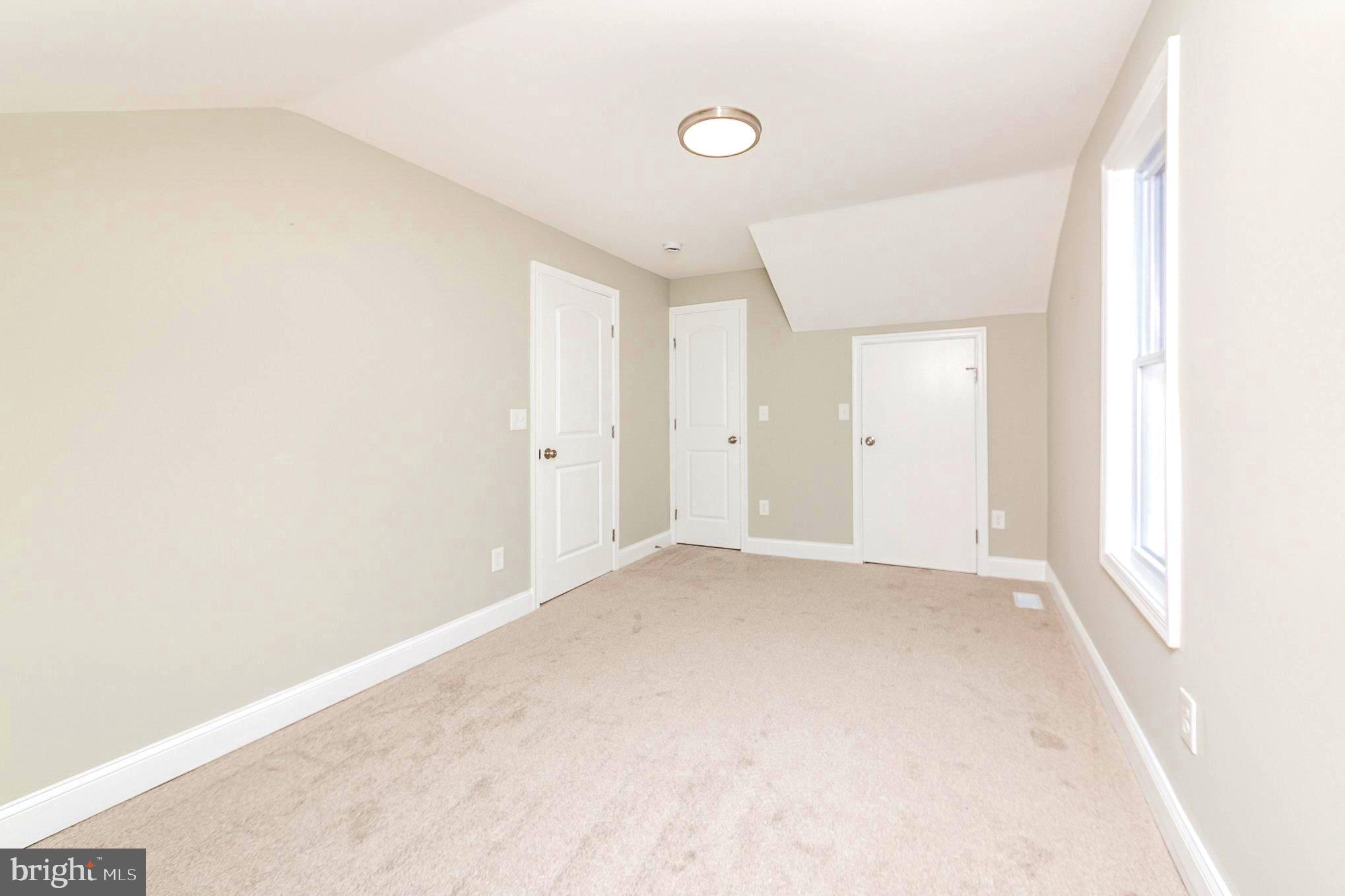5611 Pilgrim Road Baltimore, MD 21214 - Photo 20 of 35 a view of an empty room