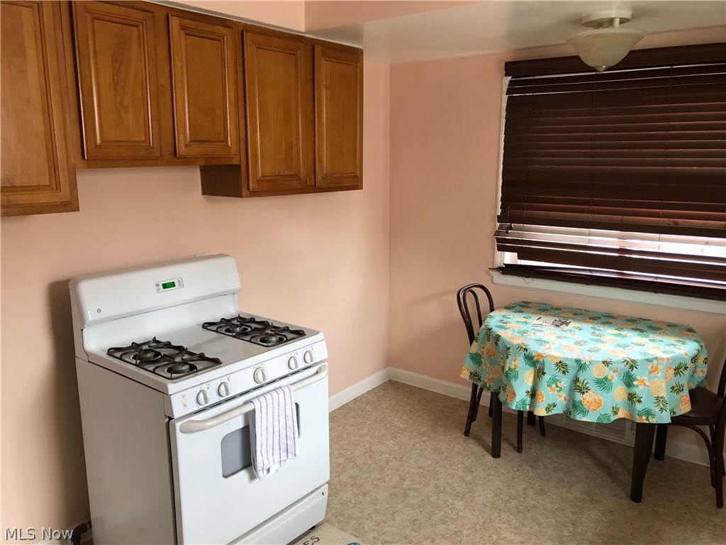 11615 Chester Road Garfield Heights, OH 44125 - Photo 7 of 31