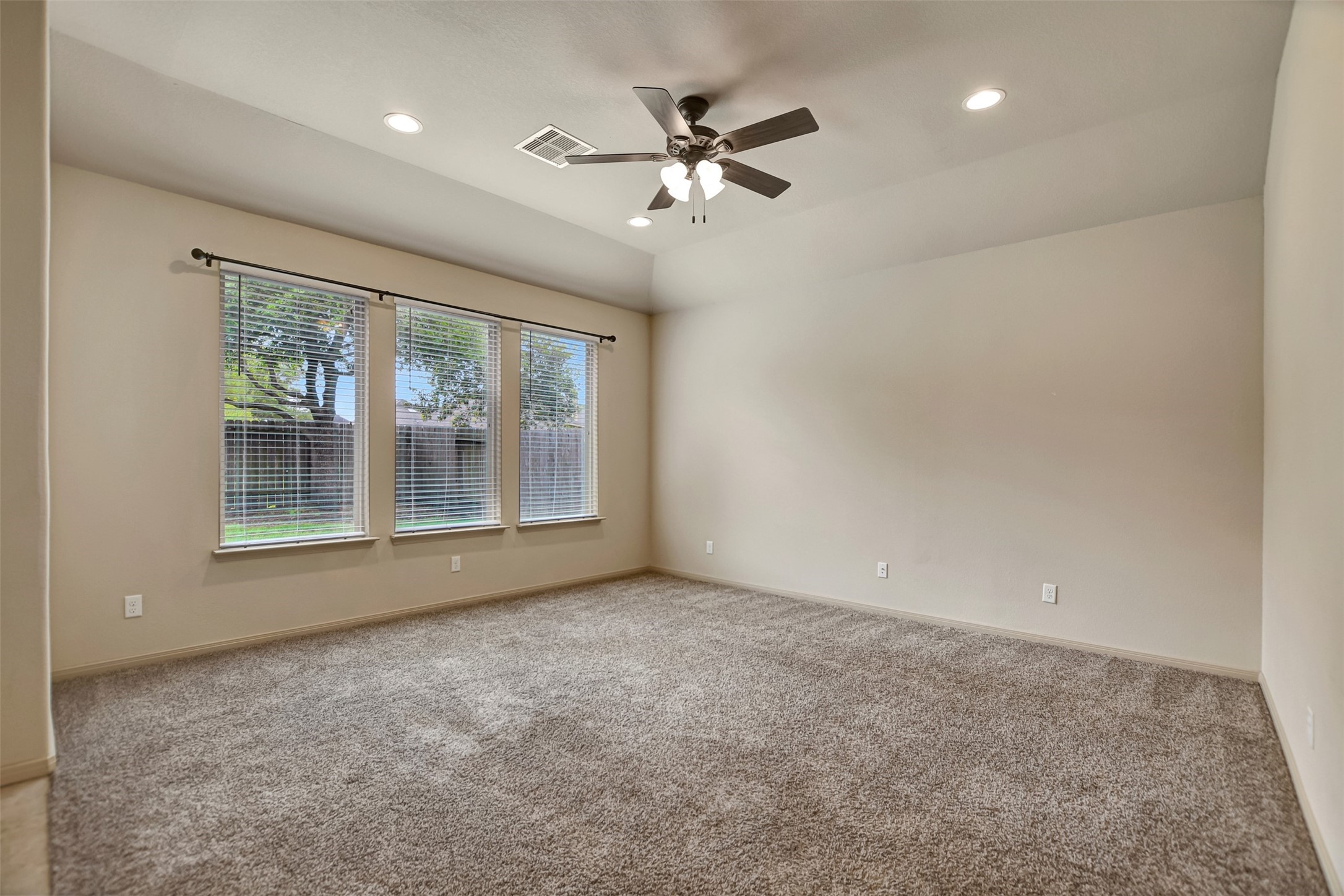 11413 West Woodmark Conroe, TX 77304 - Photo 19 of 40