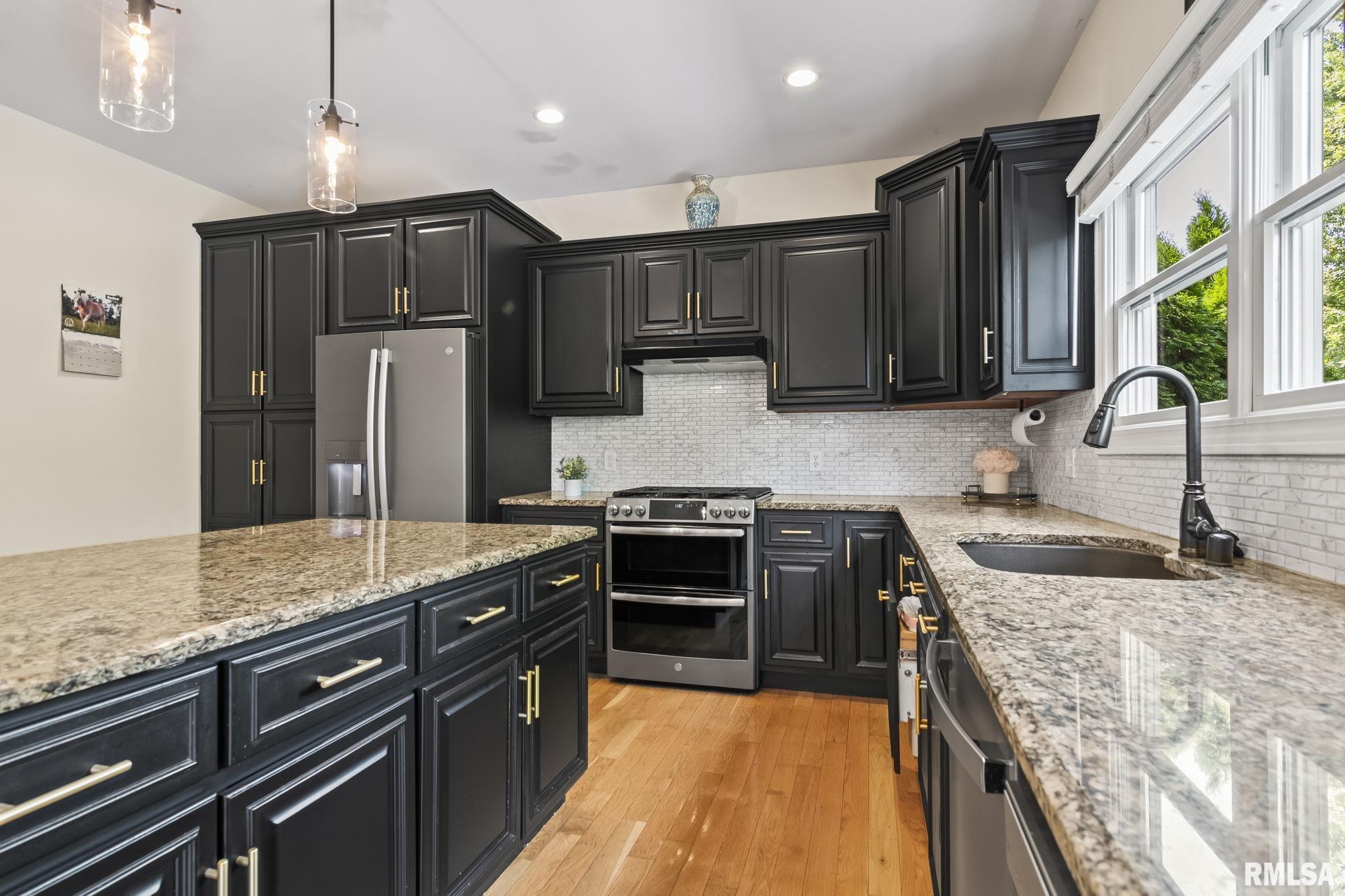 2201 Interlacken Drive Springfield, IL 62704 - Photo 14 of 53