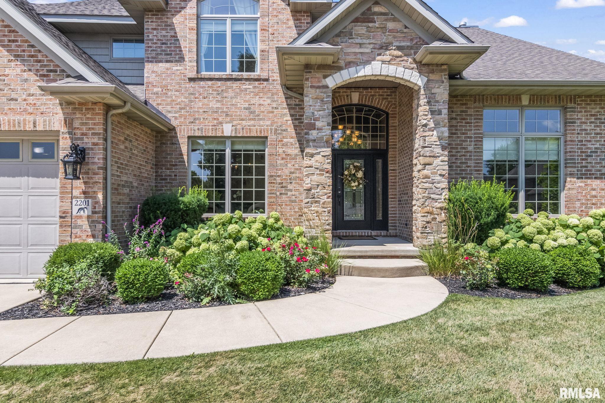 2201 Interlacken Drive Springfield, IL 62704 - Photo 4 of 53