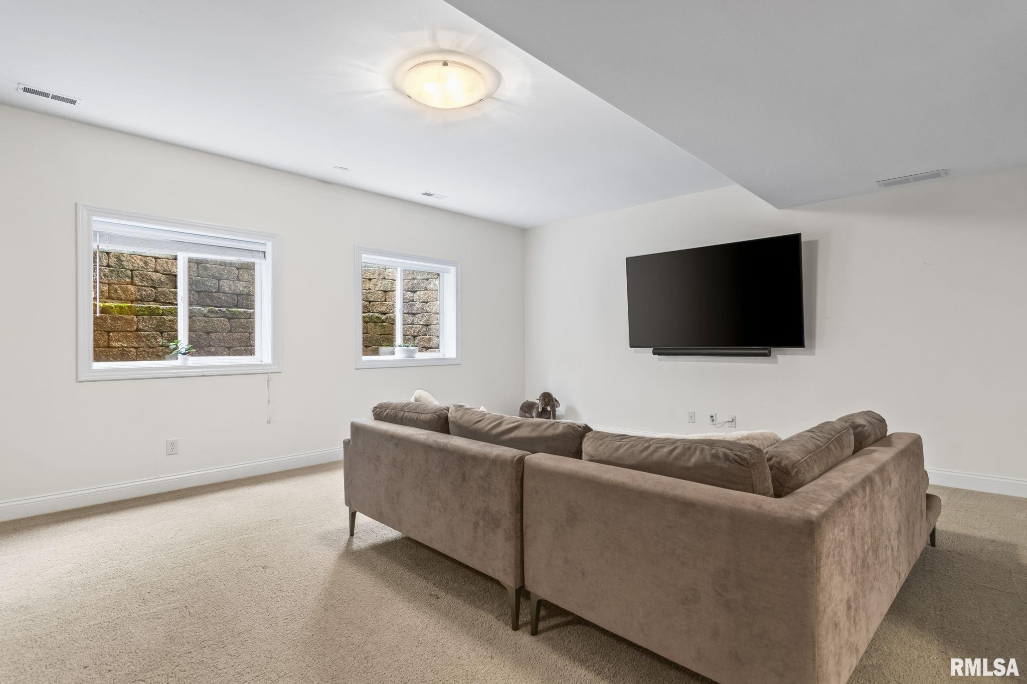 2201 Interlacken Drive Springfield, IL 62704 - Photo 41 of 53