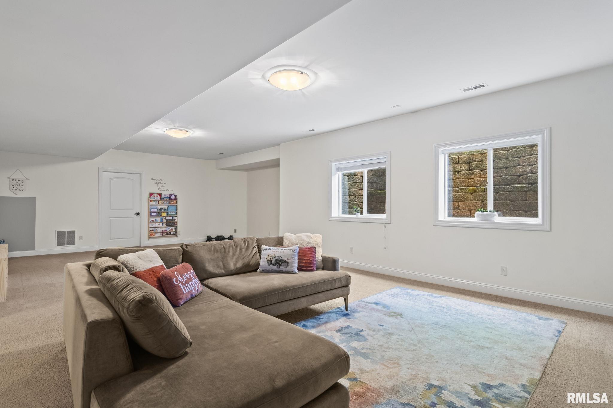 2201 Interlacken Drive Springfield, IL 62704 - Photo 42 of 53