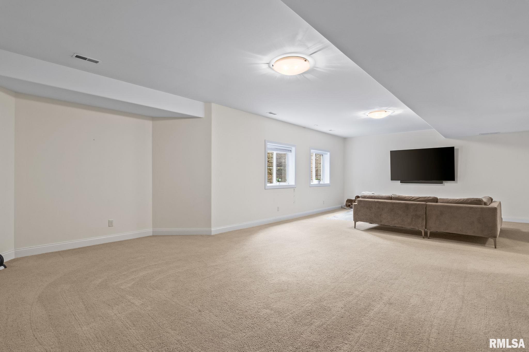 2201 Interlacken Drive Springfield, IL 62704 - Photo 43 of 53