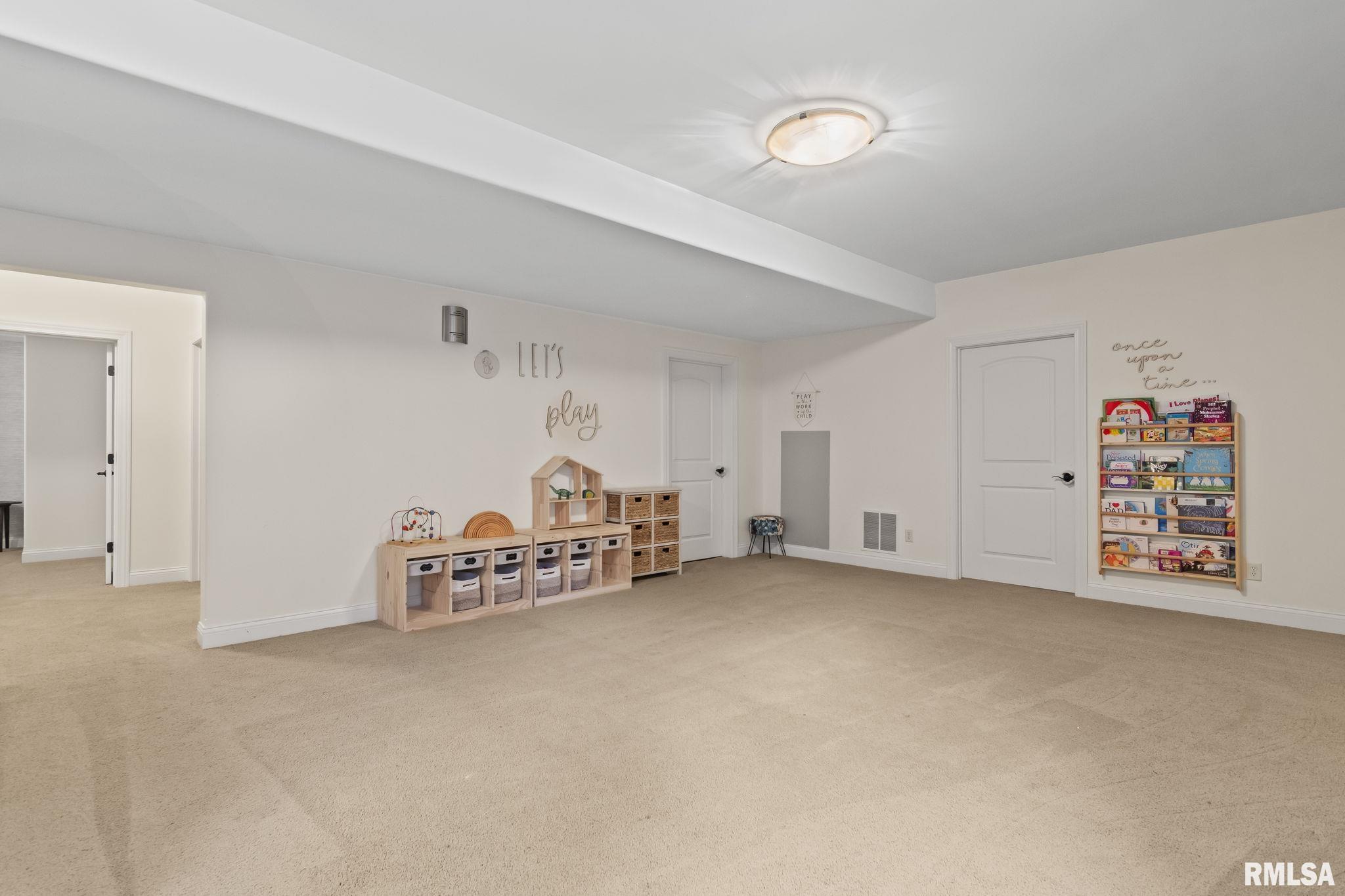 2201 Interlacken Drive Springfield, IL 62704 - Photo 45 of 53