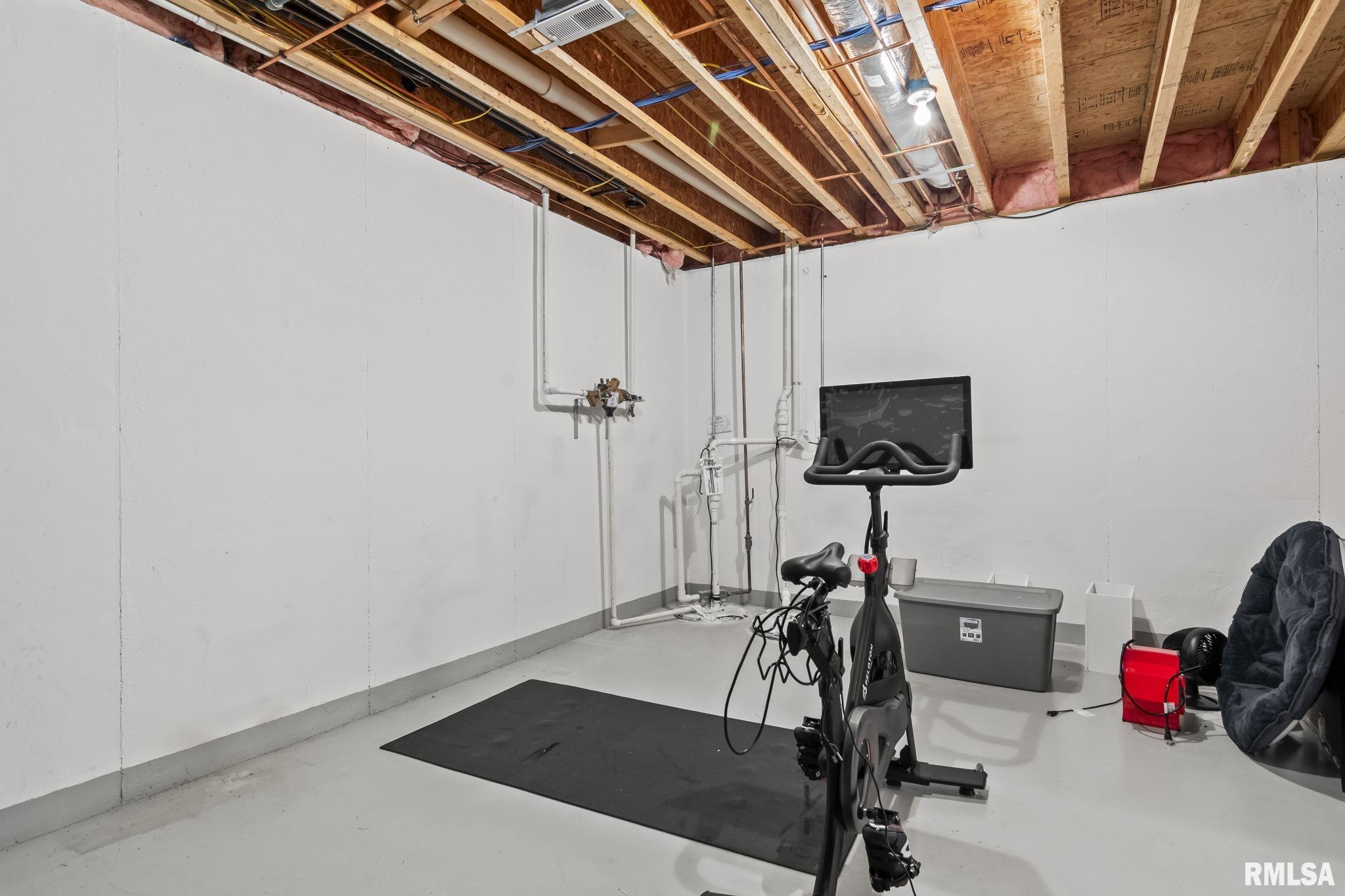 2201 Interlacken Drive Springfield, IL 62704 - Photo 46 of 53