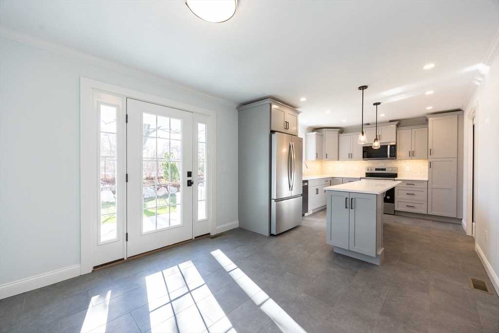 54 Baltic Street, Unit 54 Attleboro, MA 02703 - Photo 4 of 29