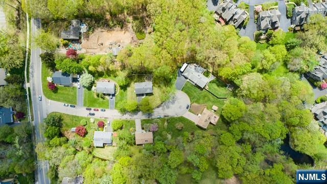 225 Doxey Drive Park Ridge, NJ 07656 - Photo 28 of 30 a view of flowers