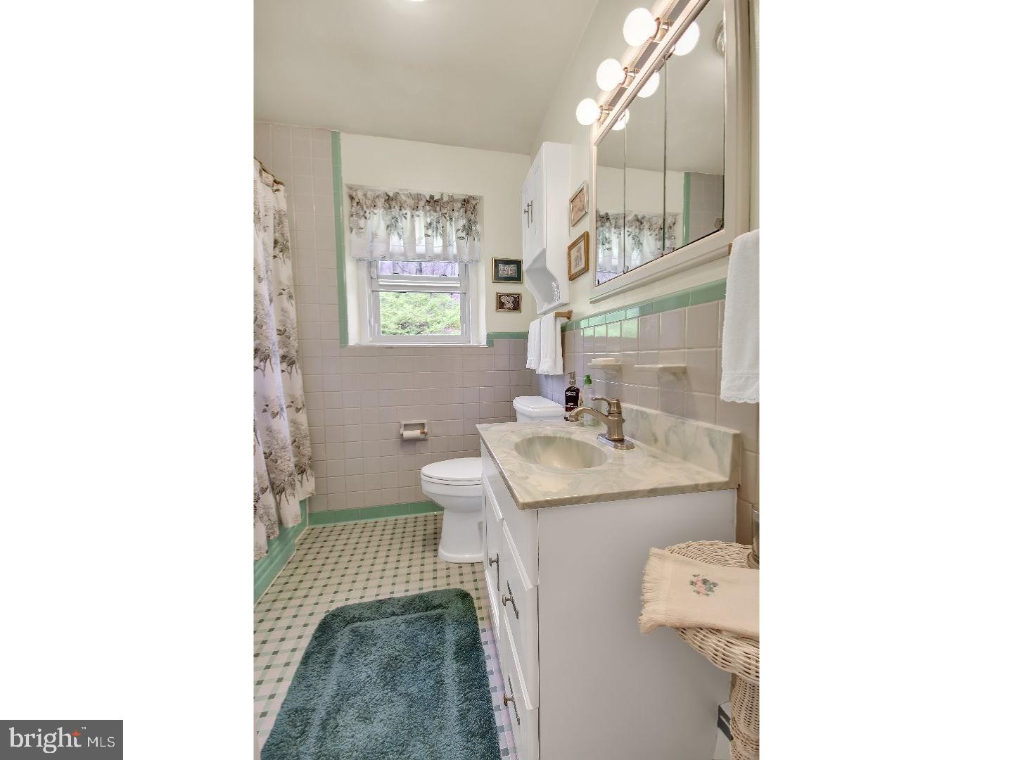 519 Church Road Avondale, PA 19311 - Photo 15 of 20 Bathroom