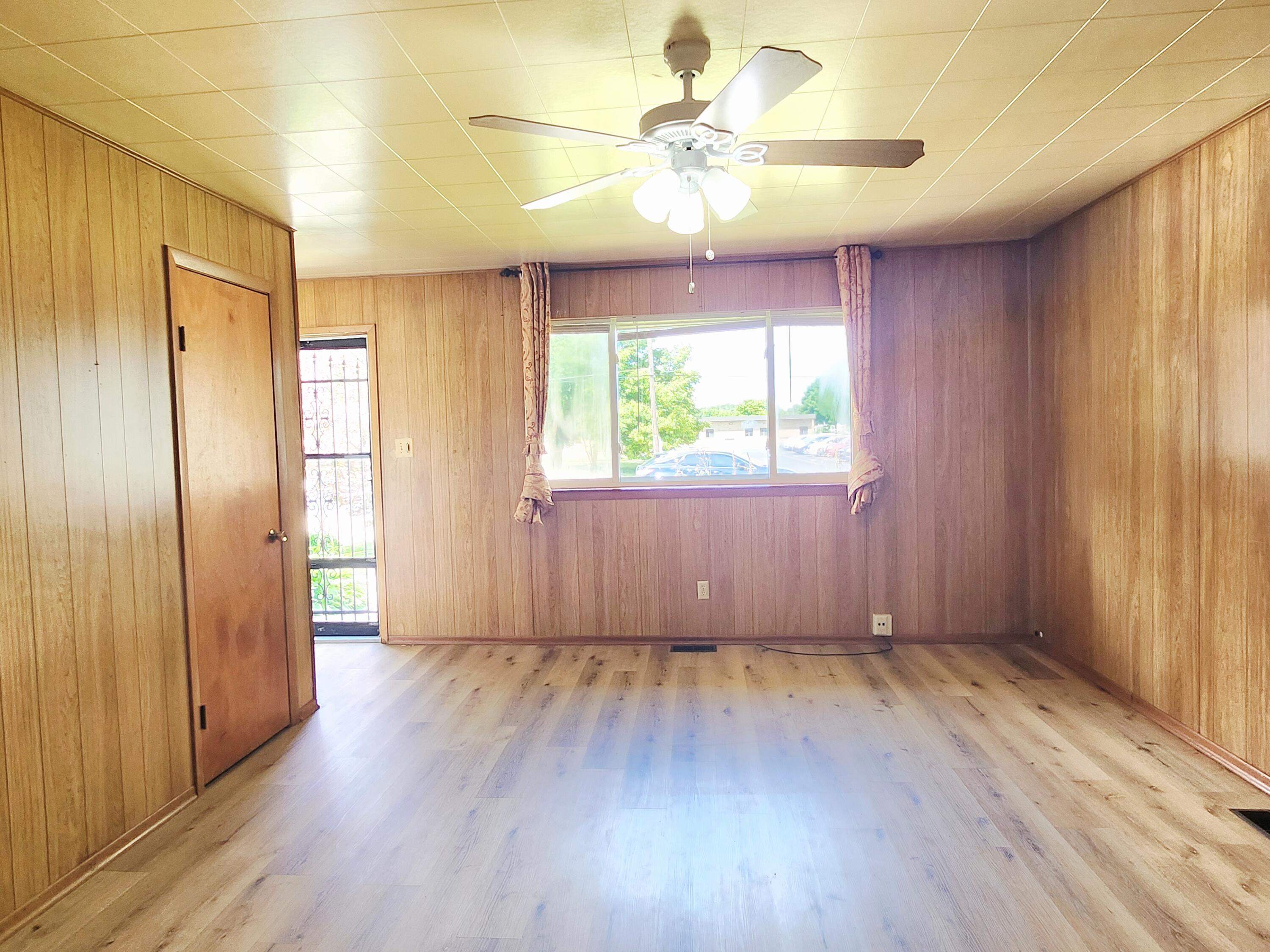 9409 5th Street Highland, IN 46322 - Photo 4 of 37 3000x2250