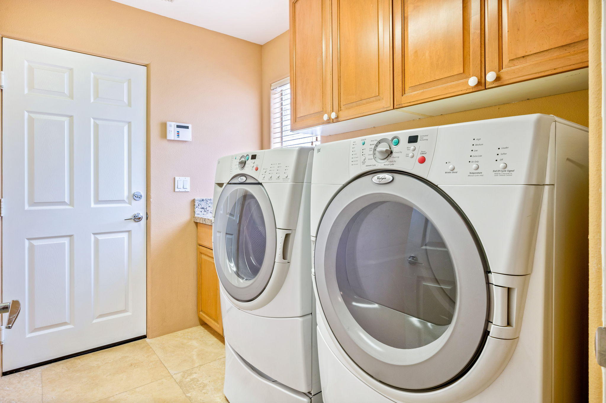 70615 Sunny Lane Rancho Mirage, CA 92270 - Photo 36 of 41 a utility room with dryer and washer