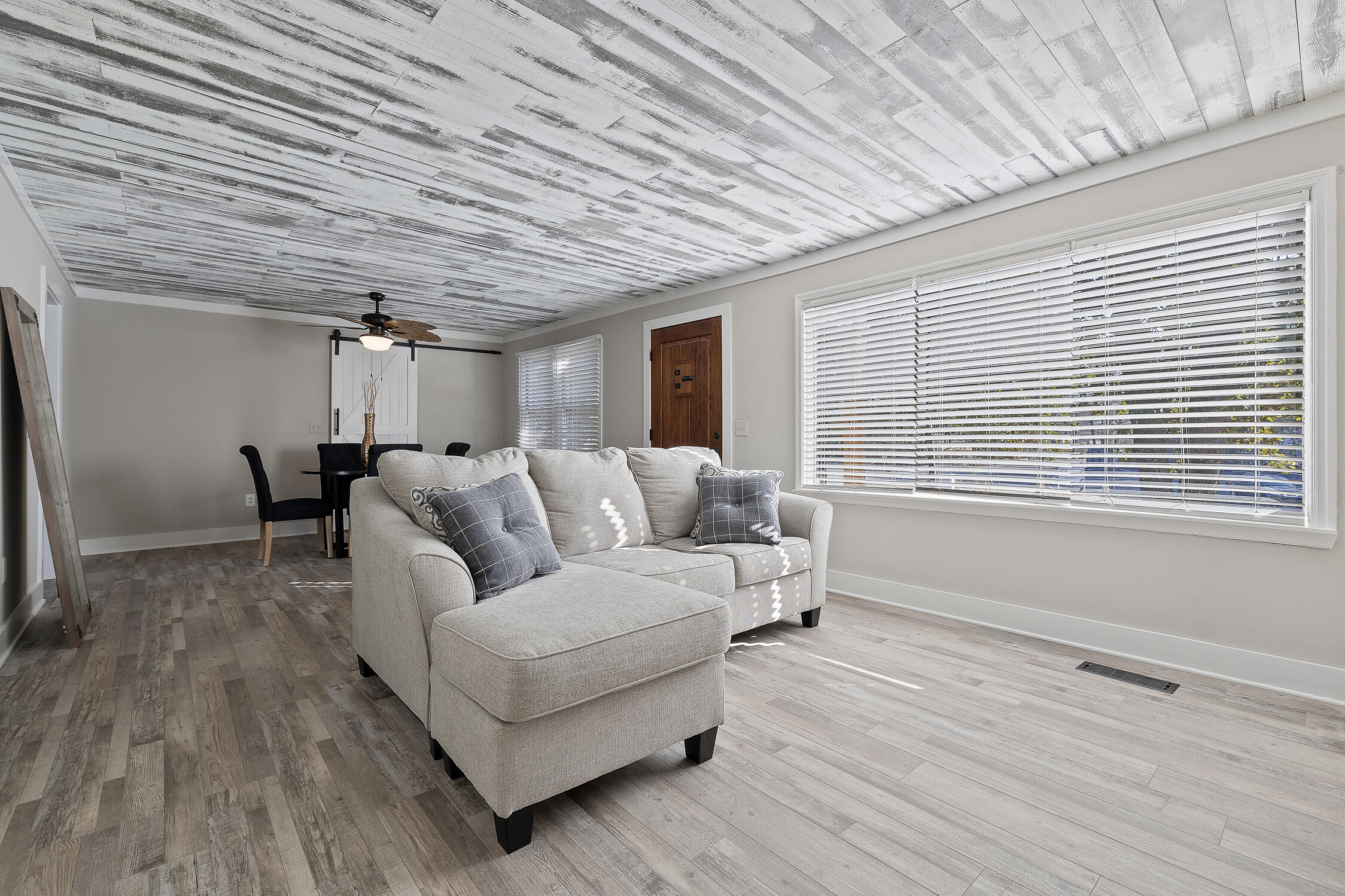 4239 Norcross Road Hixson, TN 37343 - Photo 10 of 32 Great Room to Dining