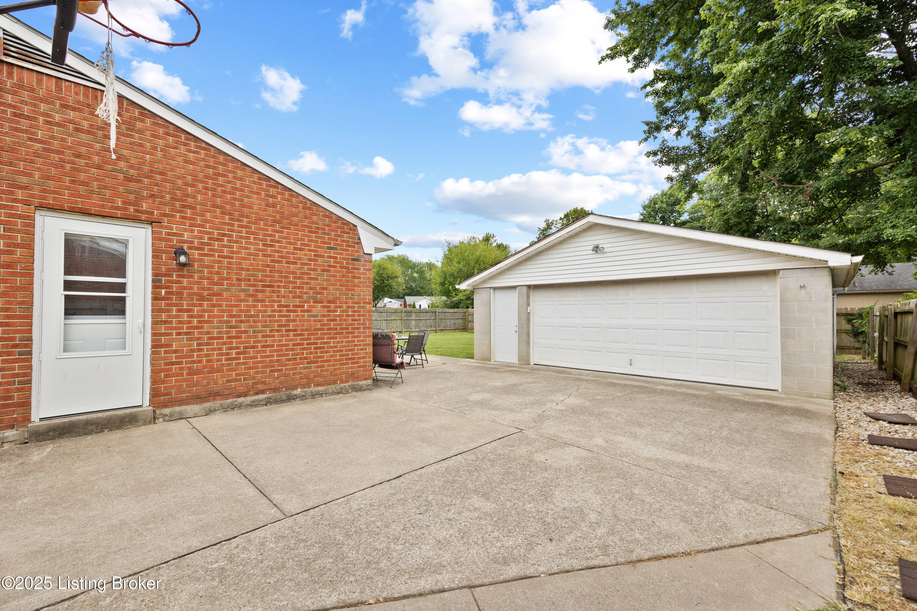 4702 Church Road Louisville, KY 40272 - Photo 20 of 27 020