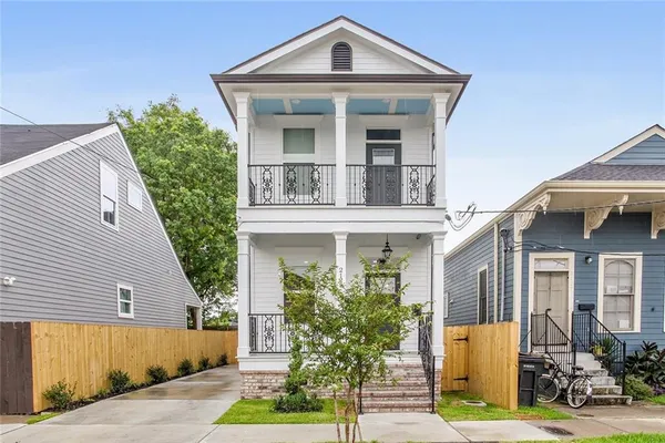 $1,950 | 2129 Dumaine Street, New Orleans, LA 70116