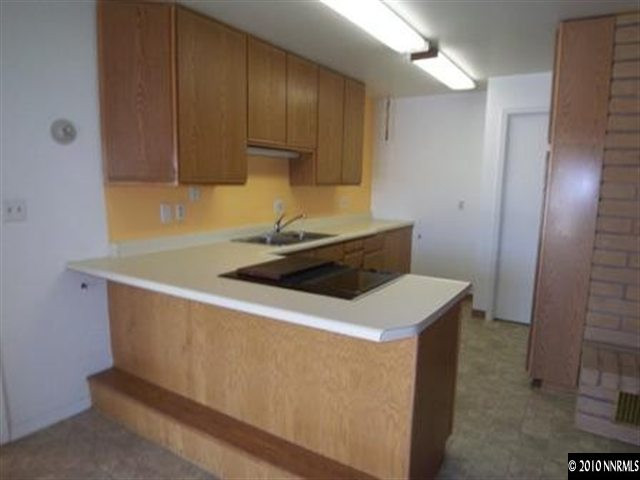 5200 Wilcox Ranch Road Reno, NV 89510 - Photo 6 of 9 a utility room with dryer and washer