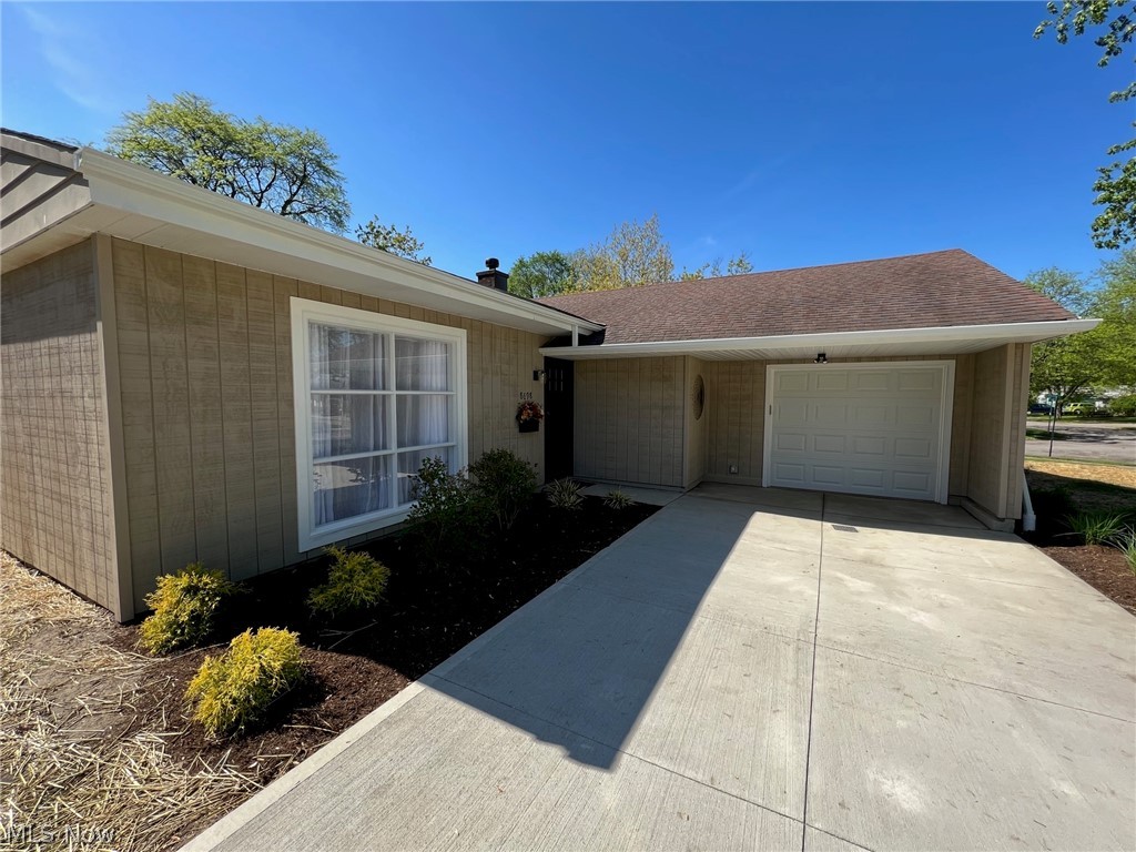 8698 Lynnhaven Road Parma Heights, OH 44130 - Photo 4 of 18