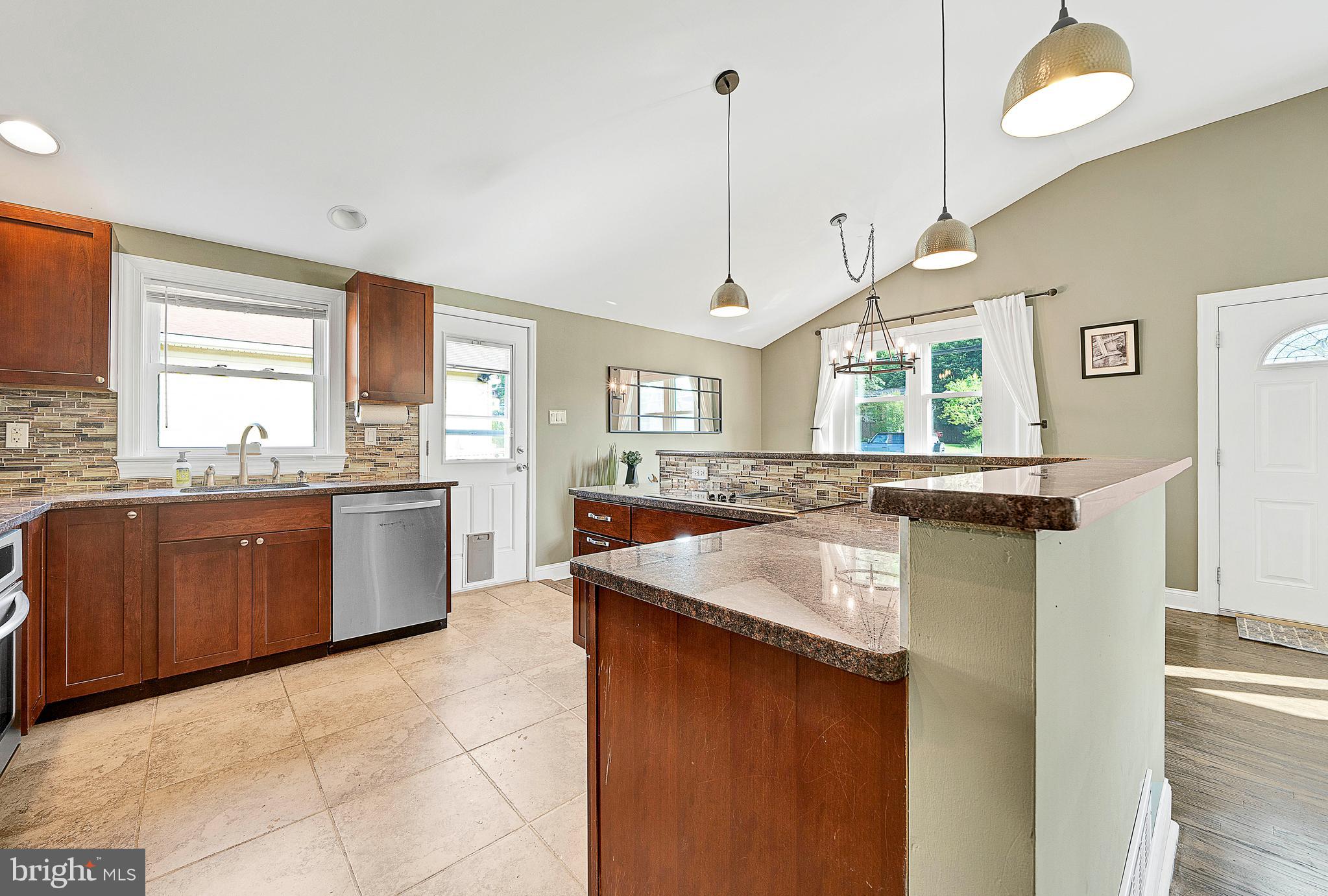 669 Brooke Road Glenside, PA 19038 - Photo 8 of 49 Gallery Image 8