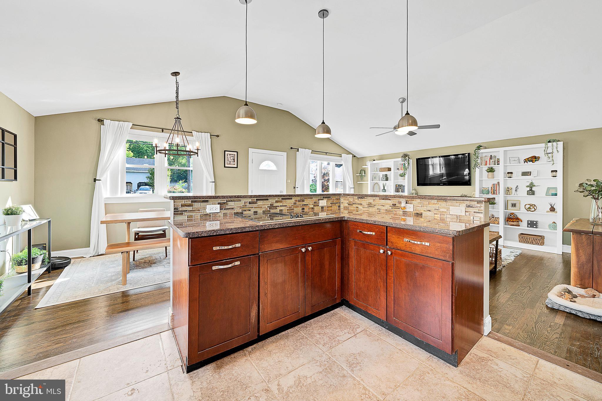 669 Brooke Road Glenside, PA 19038 - Photo 9 of 49 Gallery Image 9
