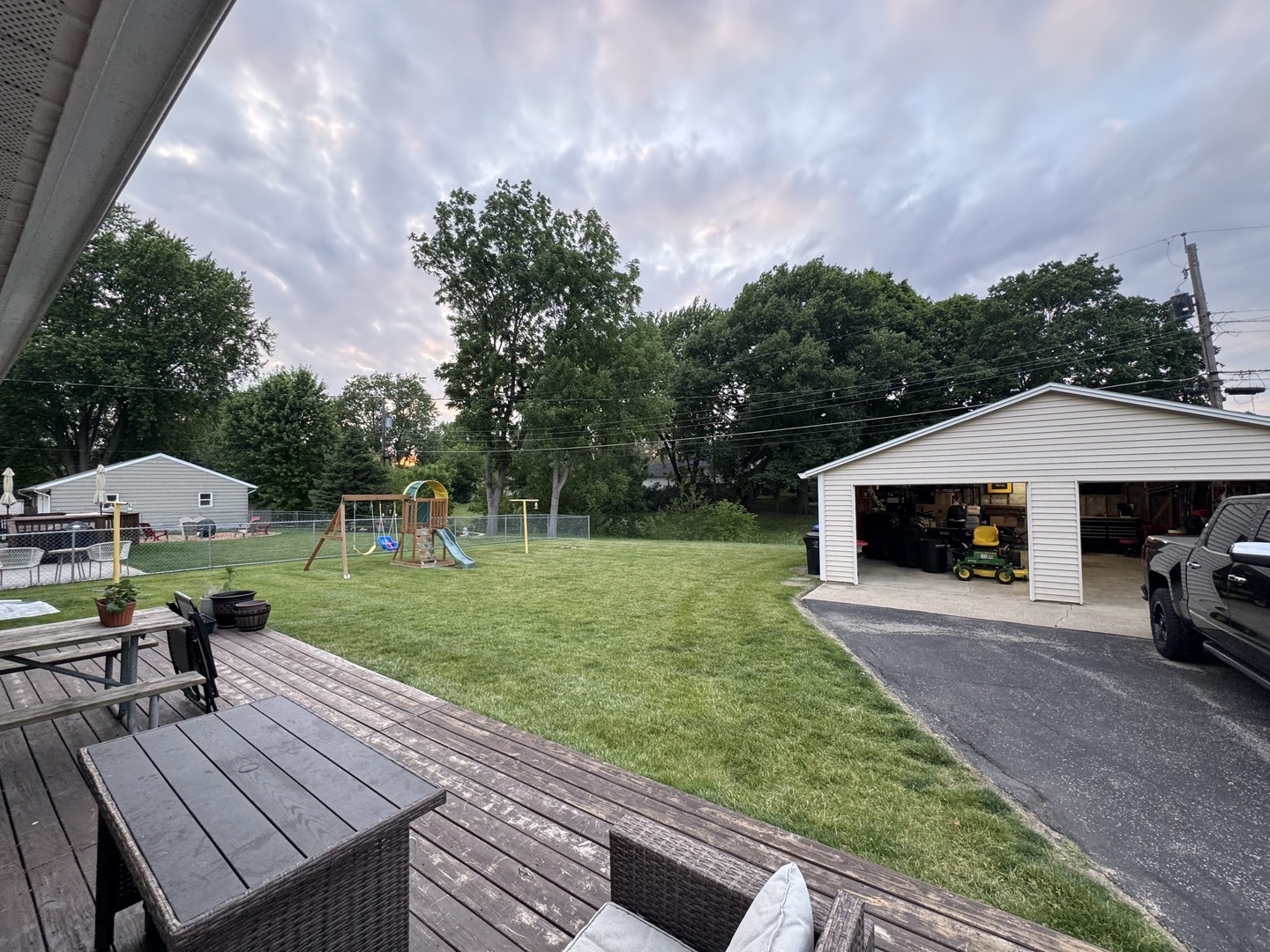 326 Rowe Drive Bloomington, IL 61701 - Photo 3 of 20