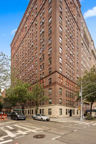 $1,075,000 | 41 5th Avenue, Unit 1F | Greenwich Village