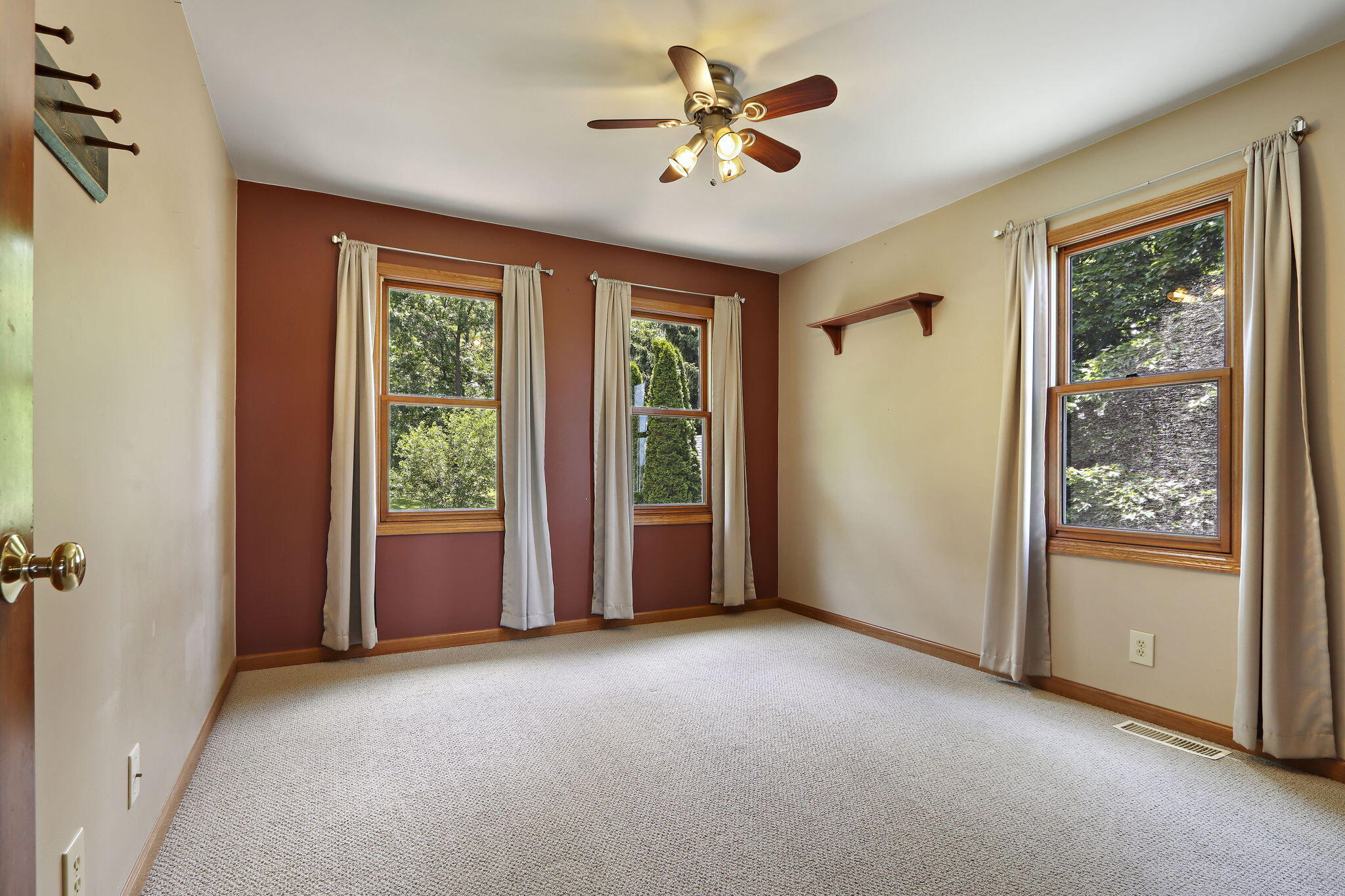 553 Twin Lakes Road Bloomfield, WI 53128 - Photo 23 of 43 Bedoom