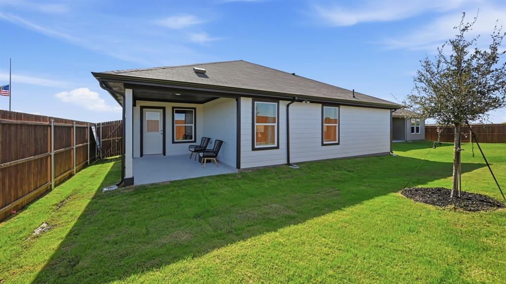 16424 Hudson Pr Way Justin, TX 76247 - Photo 27 of 31