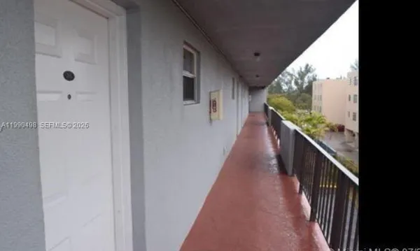 $1,900 | 399 Northwest 72nd Avenue, Unit 305, Miami, FL 33126