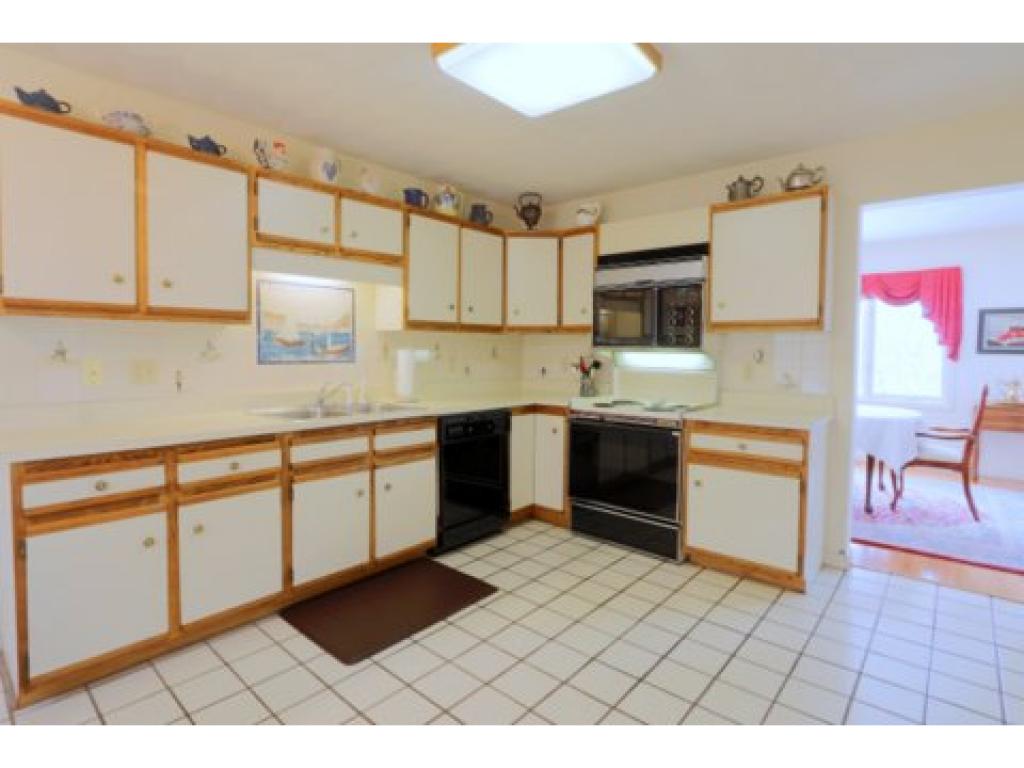 14 Bristol Hill Road, Unit 14 Windham, NH 03087 - Photo 5 of 28