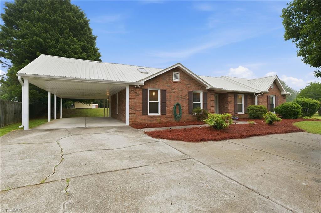 5200 Robin Lane Randleman, NC 27317 - Photo 35 of 40
